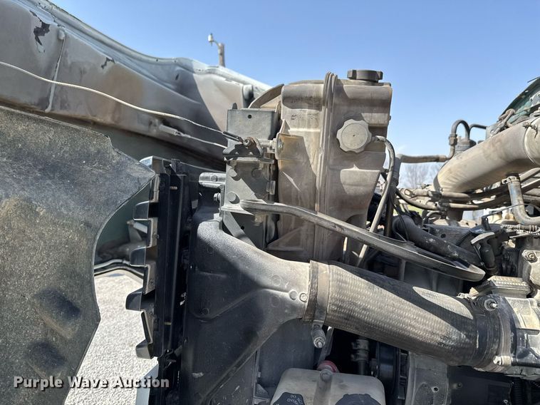 image for item DO0698 2009 Sterling L9500 ready mix truck