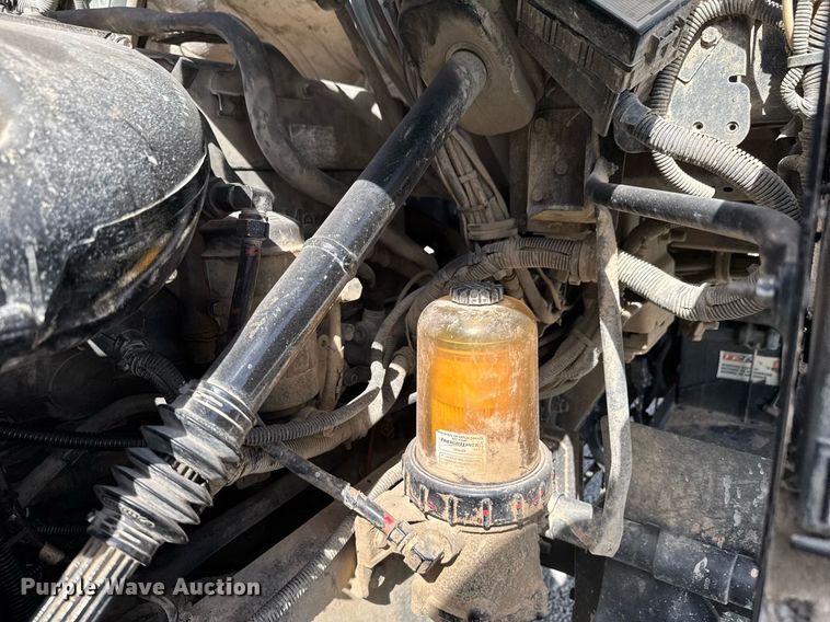 image for item DO0698 2009 Sterling L9500 ready mix truck