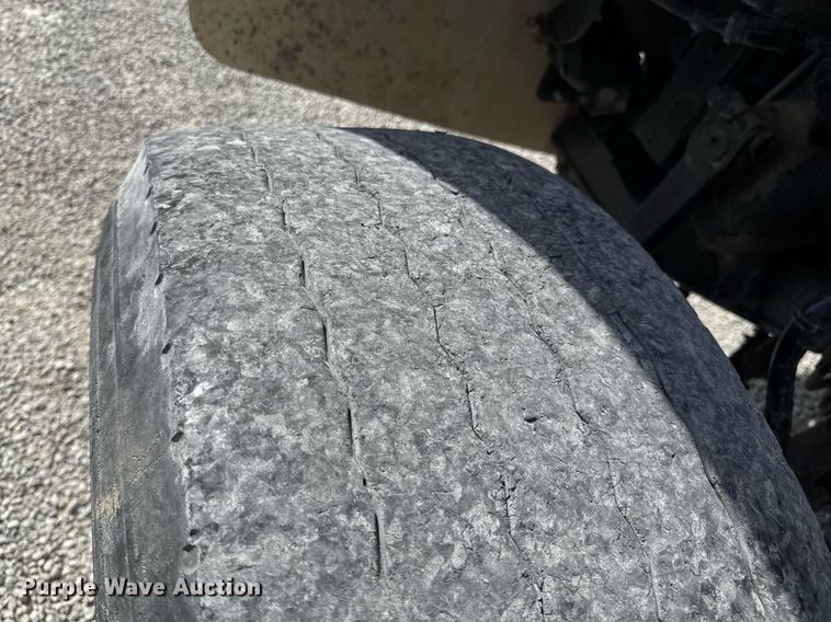 image for item DO0698 2009 Sterling L9500 ready mix truck