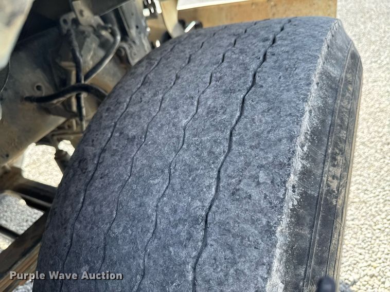 image for item DO0698 2009 Sterling L9500 ready mix truck