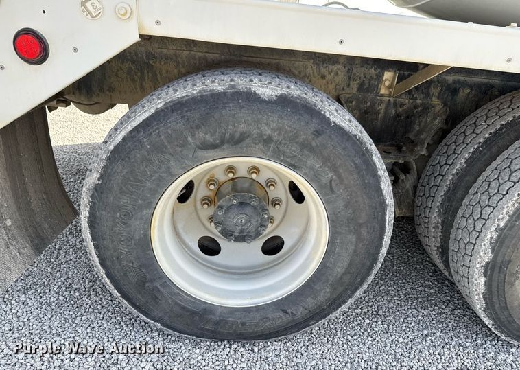 image for item DO0698 2009 Sterling L9500 ready mix truck