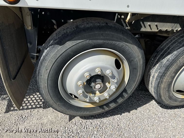 image for item DO0698 2009 Sterling L9500 ready mix truck