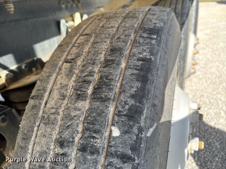 image for item DO0698 2009 Sterling L9500 ready mix truck