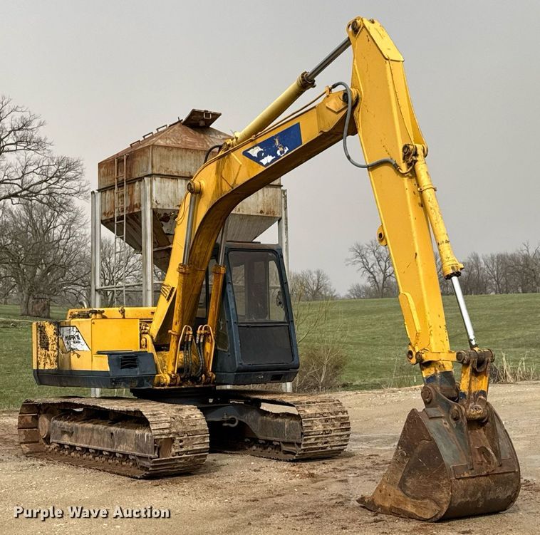 image for item DO0700 1990 Kobelco Mark SK140LC excavator