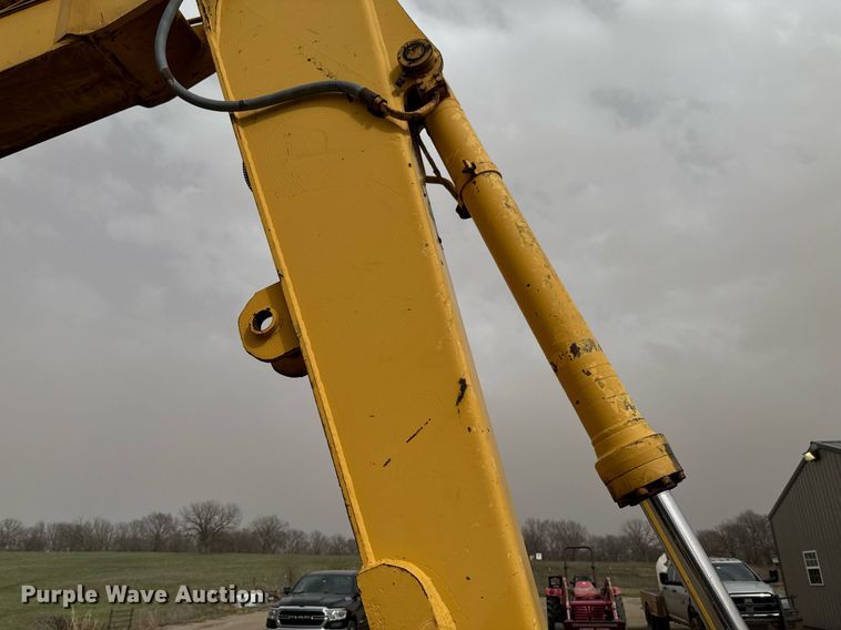 image for item DO0700 1990 Kobelco Mark SK140LC excavator