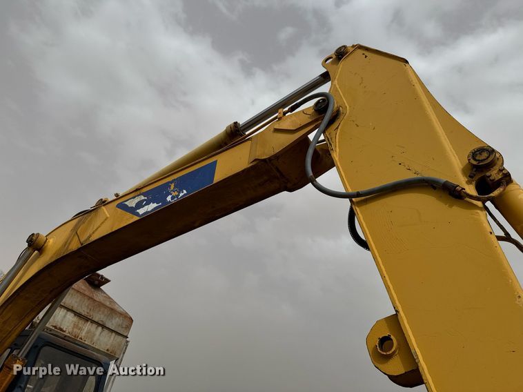 image for item DO0700 1990 Kobelco Mark SK140LC excavator