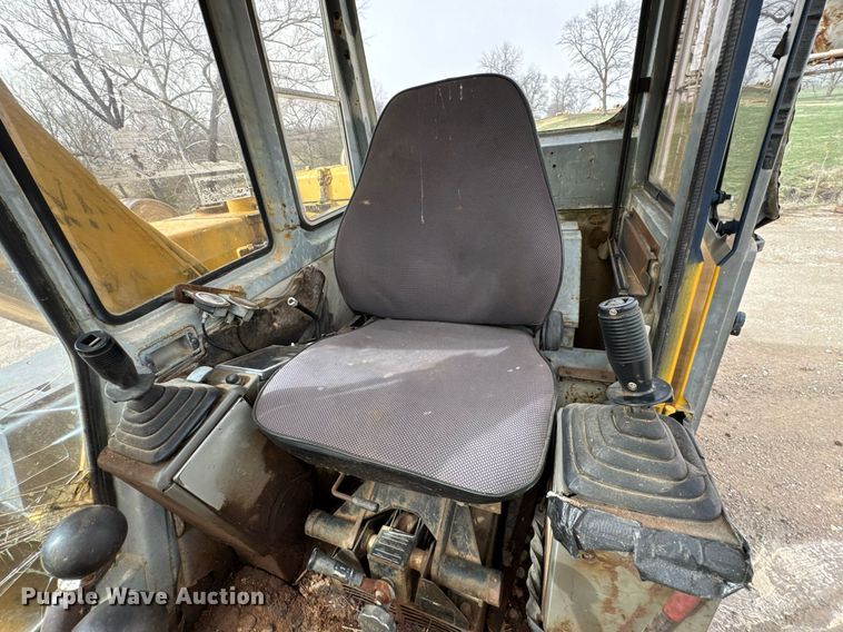 image for item DO0700 1990 Kobelco Mark SK140LC excavator