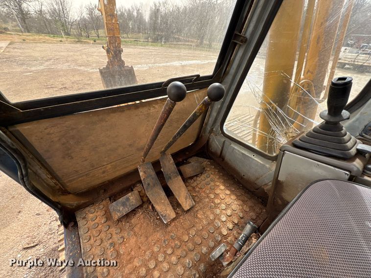 image for item DO0700 1990 Kobelco Mark SK140LC excavator