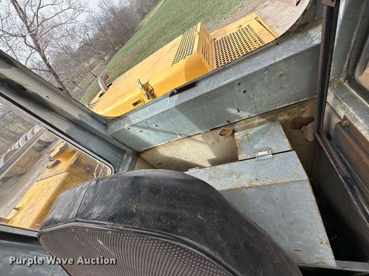 image for item DO0700 1990 Kobelco Mark SK140LC excavator