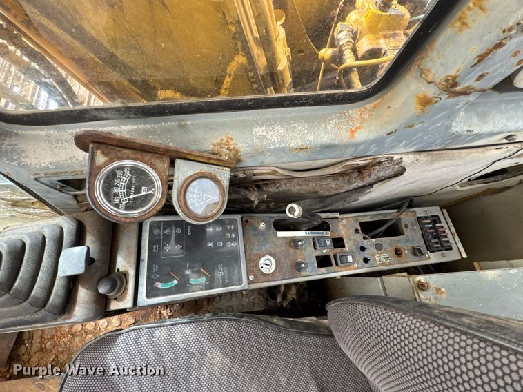 image for item DO0700 1990 Kobelco Mark SK140LC excavator