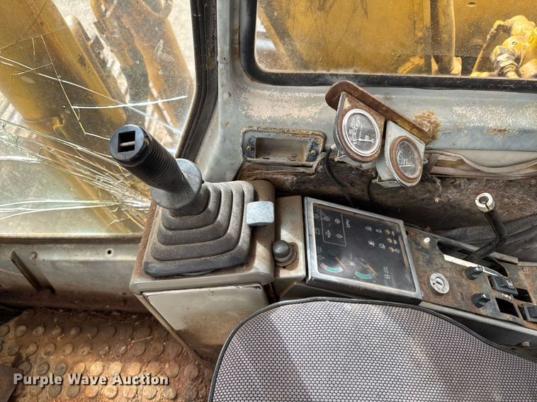 image for item DO0700 1990 Kobelco Mark SK140LC excavator