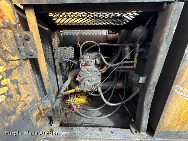 image for item DO0700 1990 Kobelco Mark SK140LC excavator