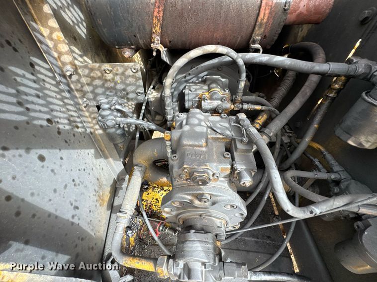 image for item DO0700 1990 Kobelco Mark SK140LC excavator