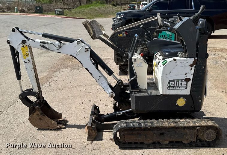 image for item DO0704 2020 Bobcat E10 mini excavator