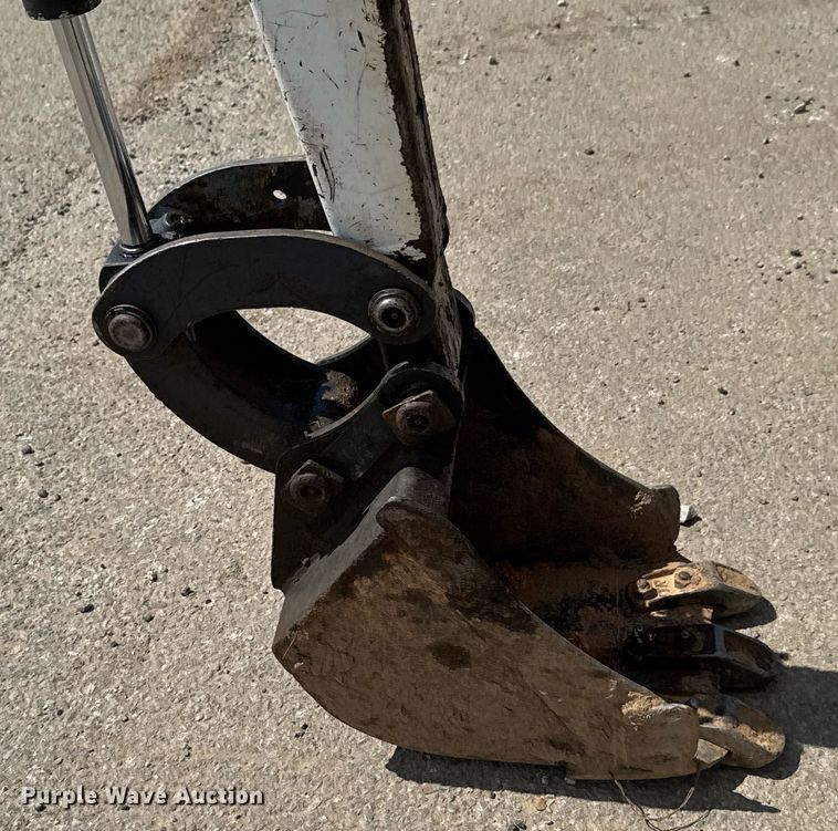 image for item DO0704 2020 Bobcat E10 mini excavator