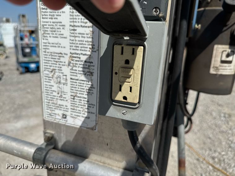 image for item DO0716 2012 Genie AWP-30S vertical lift