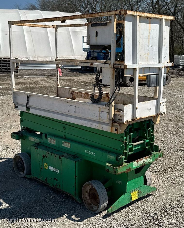 image for item DO0717 JLG 1932 RS scissor lift