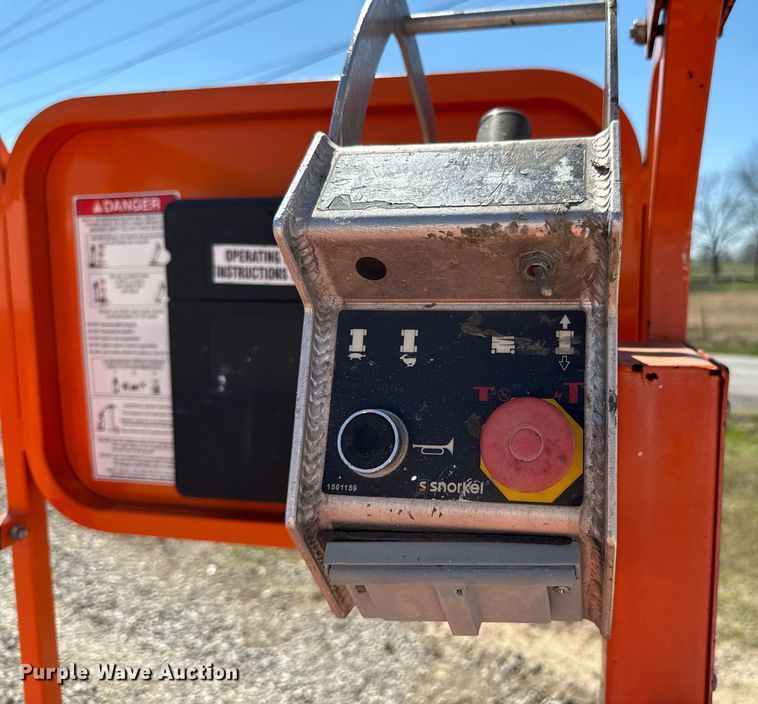 image for item DO0718 2017 Snorkel S3219E scissor lift