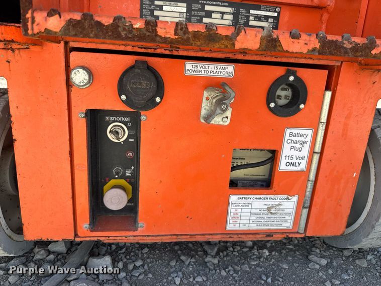 image for item DO0718 2017 Snorkel S3219E scissor lift