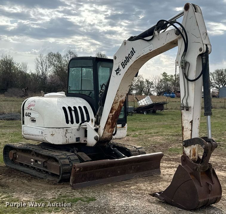 image for item DO0722 2006 Bobcat 442C mini excavator