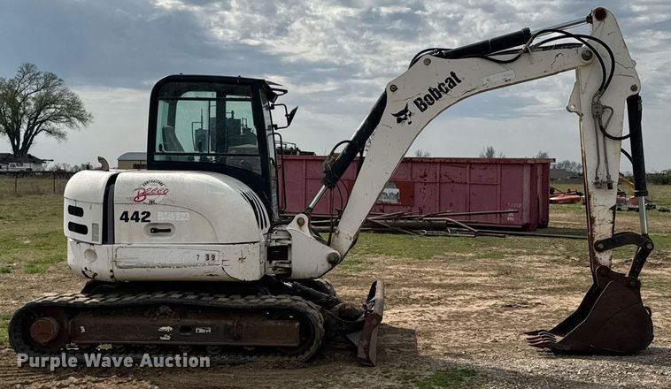 image for item DO0722 2006 Bobcat 442C mini excavator