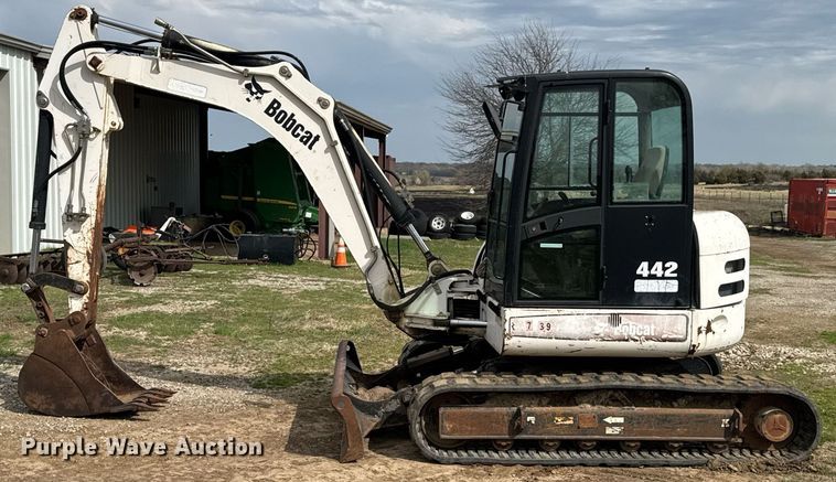 image for item DO0722 2006 Bobcat 442C mini excavator