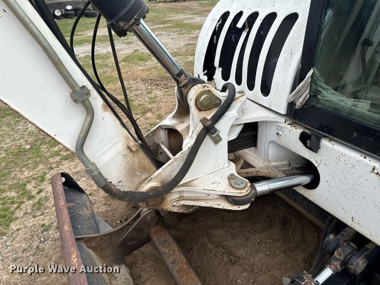 image for item DO0722 2006 Bobcat 442C mini excavator