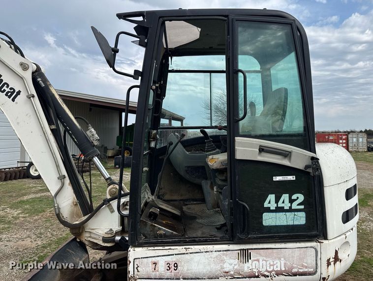 image for item DO0722 2006 Bobcat 442C mini excavator