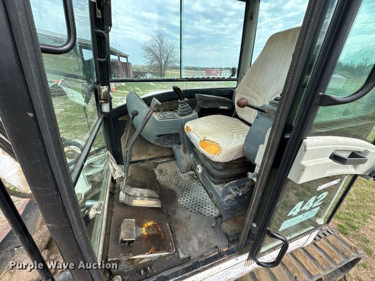 image for item DO0722 2006 Bobcat 442C mini excavator