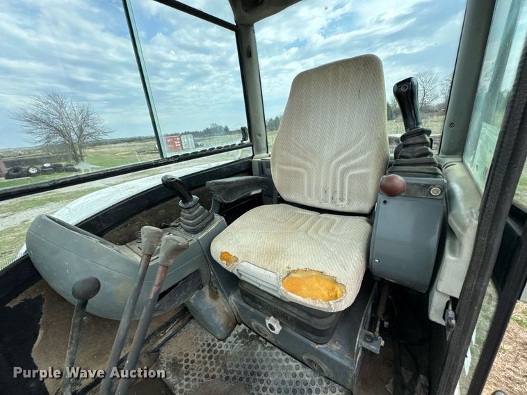 image for item DO0722 2006 Bobcat 442C mini excavator