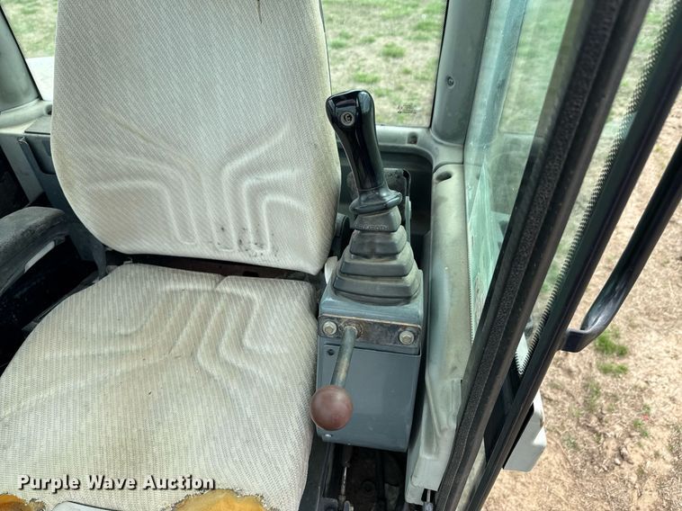 image for item DO0722 2006 Bobcat 442C mini excavator