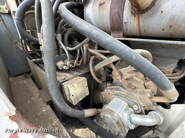 image for item DO0722 2006 Bobcat 442C mini excavator