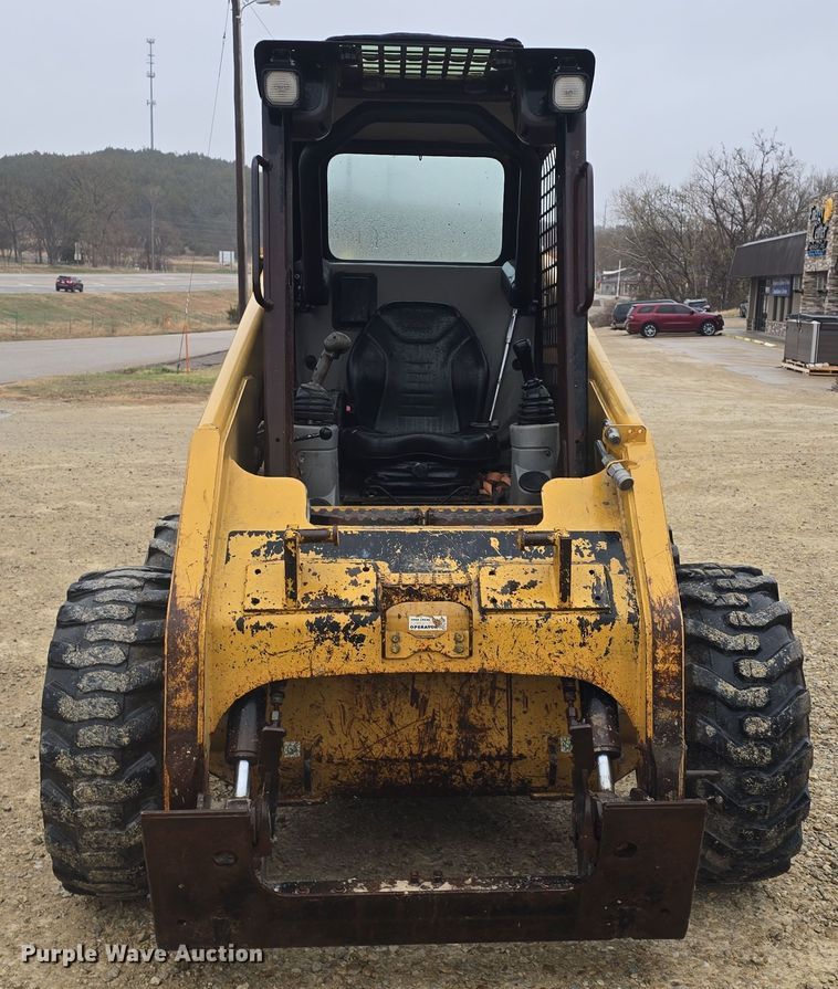 image for item DO7832 2004 Caterpillar 246 skid steer loader