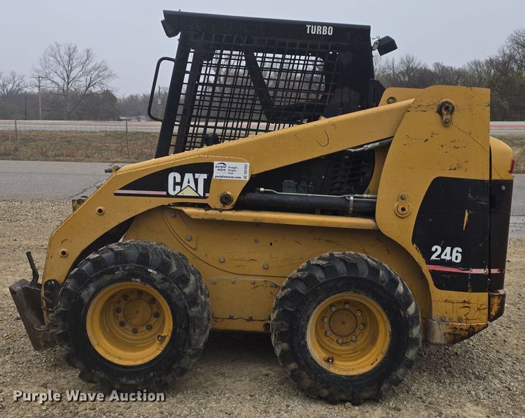 image for item DO7832 2004 Caterpillar 246 skid steer loader