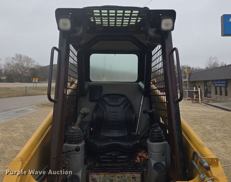 image for item DO7832 2004 Caterpillar 246 skid steer loader