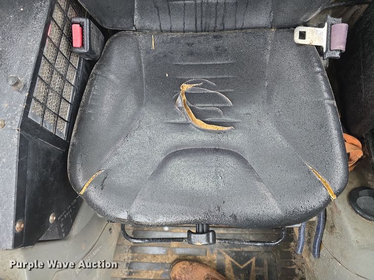 image for item DO7832 2004 Caterpillar 246 skid steer loader