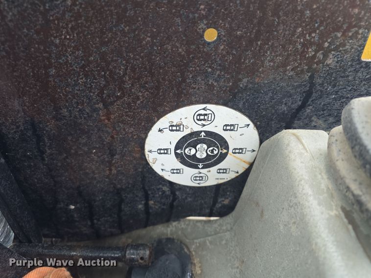 image for item DO7832 2004 Caterpillar 246 skid steer loader