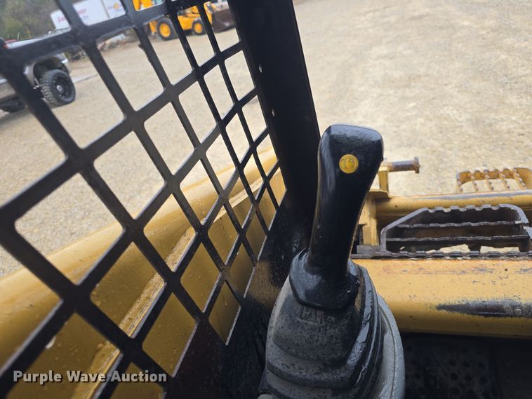 image for item DO7832 2004 Caterpillar 246 skid steer loader