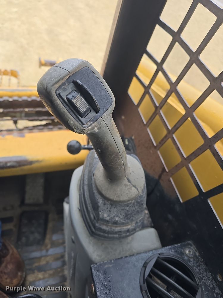 image for item DO7832 2004 Caterpillar 246 skid steer loader