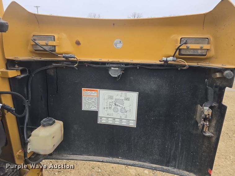 image for item DO7832 2004 Caterpillar 246 skid steer loader