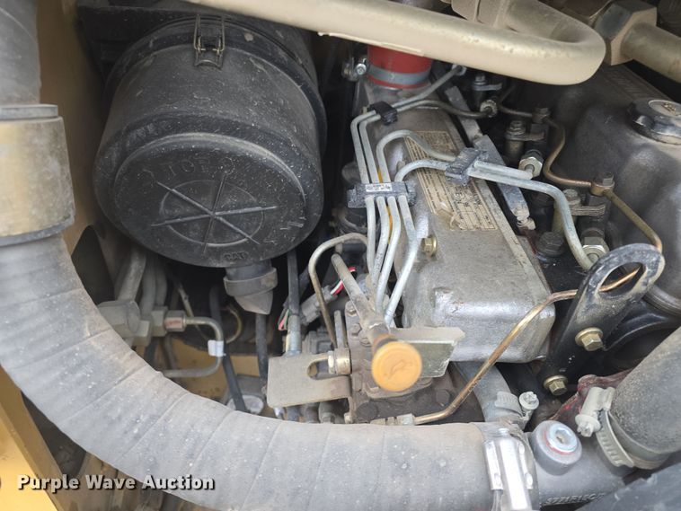 image for item DO7832 2004 Caterpillar 246 skid steer loader