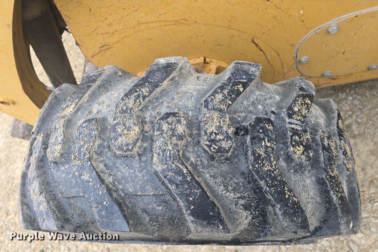 image for item DO7832 2004 Caterpillar 246 skid steer loader