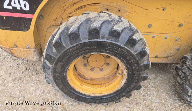 image for item DO7832 2004 Caterpillar 246 skid steer loader