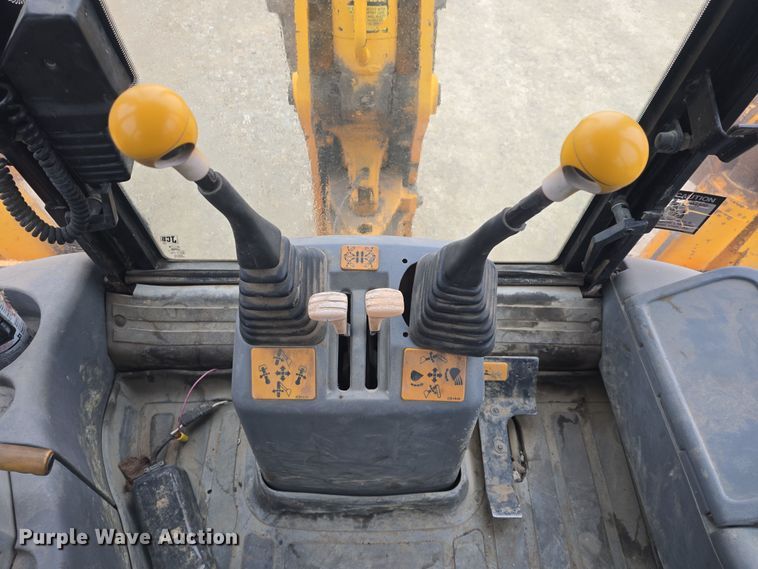 image for item DO7863 1997 JCB 214 Series 3 backhoe