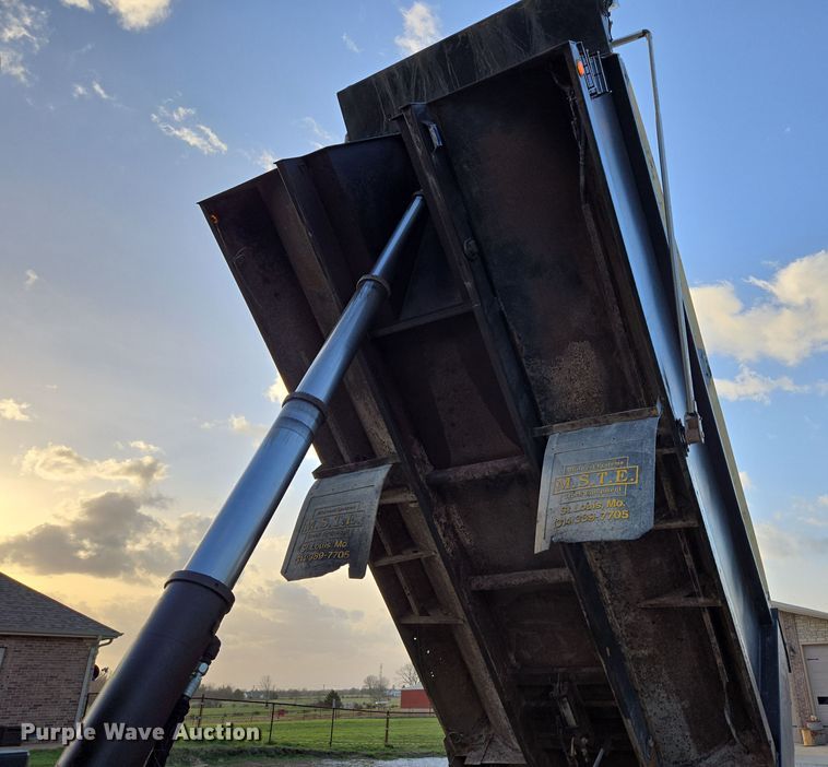 image for item DP6217 2015 Peterbilt PB348 dump truck