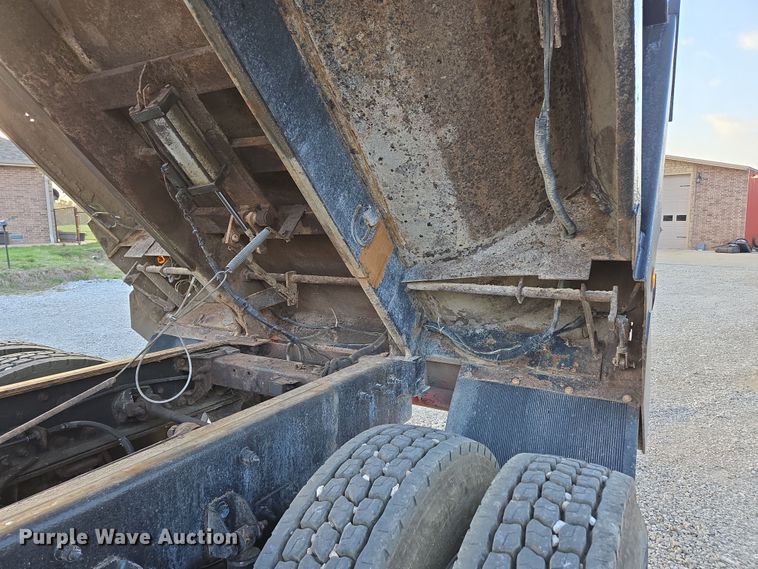 image for item DP6217 2015 Peterbilt PB348 dump truck