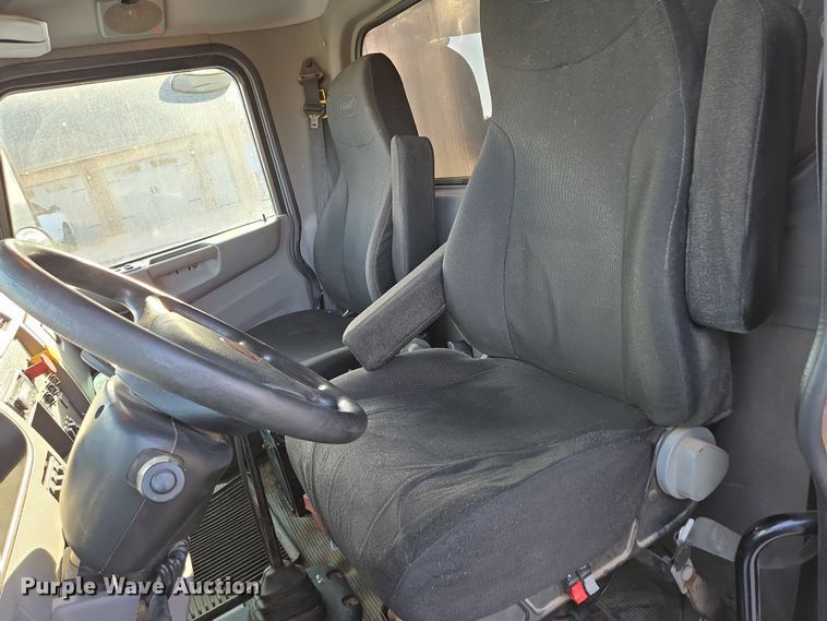 image for item DP6217 2015 Peterbilt PB348 dump truck