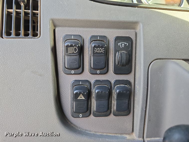 image for item DP6217 2015 Peterbilt PB348 dump truck