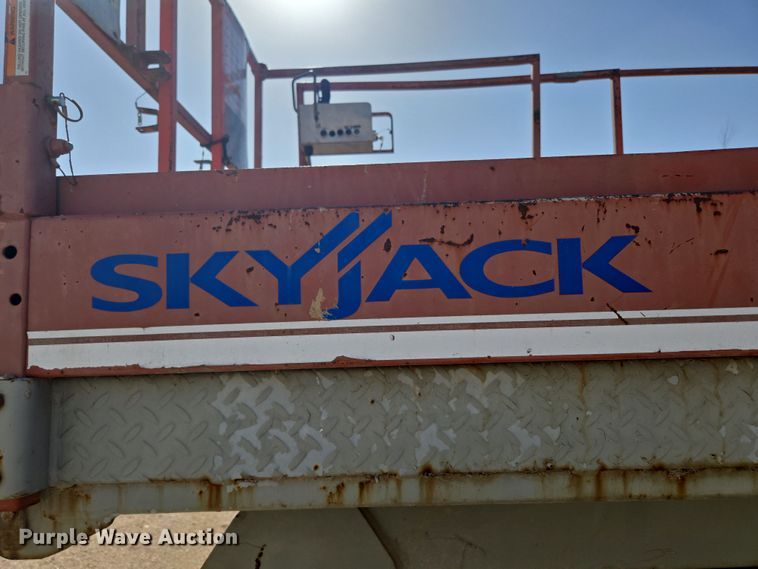 image for item DP6220 Skyjack SJ 8841 scissor lift