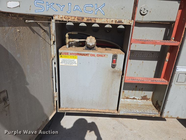 image for item DP6220 Skyjack SJ 8841 scissor lift